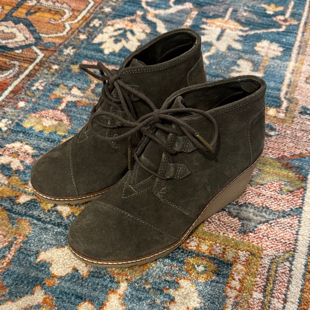 Toms Desert Wedge Boots
